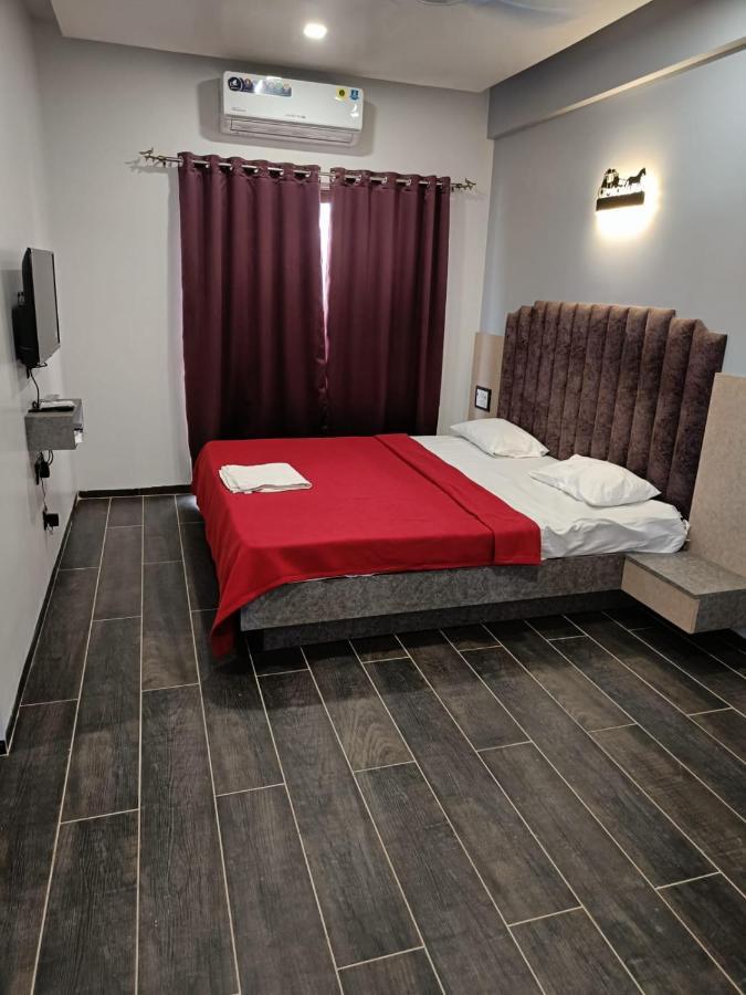 Ragvi Resort Alībāg Buitenkant foto