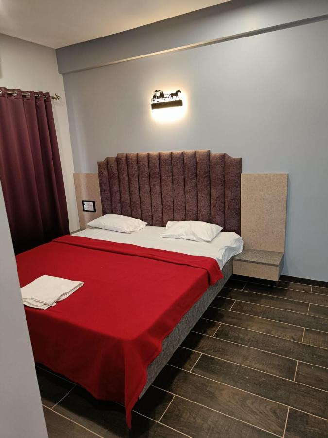 Ragvi Resort Alībāg Buitenkant foto